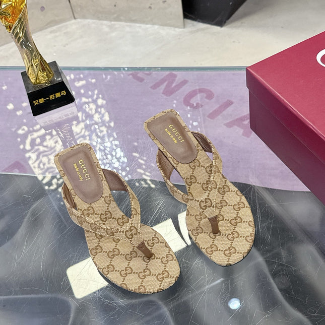 GUCCI 26S THONG KITTEN HEEL SANDALS 55MM IN BEIGE GG CANVAS