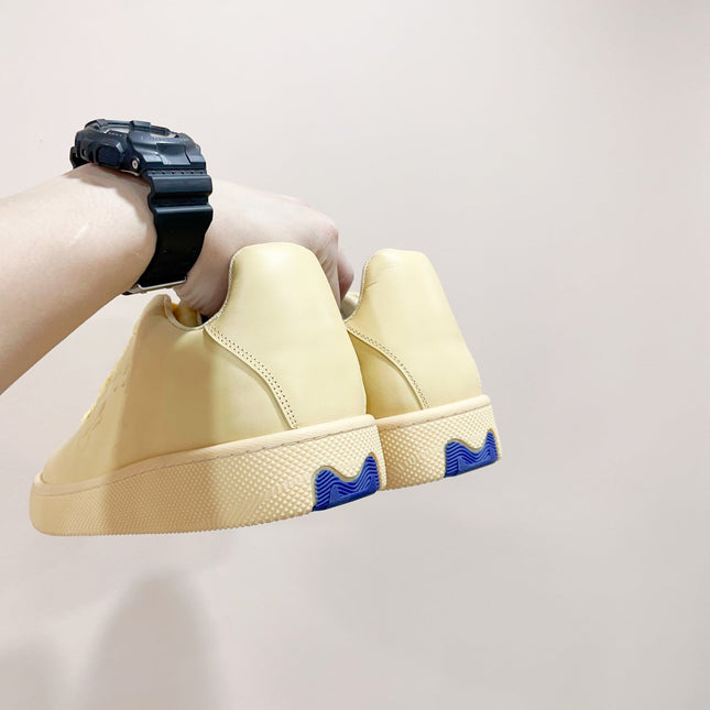 BURBERRY 26S LACE UP SNEAKERS IN LIGHT YELLOW CALFSKIN