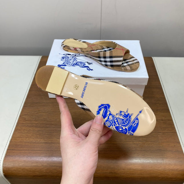 BURBERRY 26S SLIDES IN LIGHT BROWN FABRIC