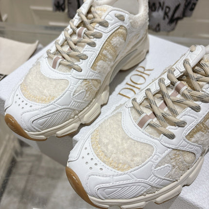 DIOR 25S MILE SERIES SNEAKERS 45MM IN WHITE CALFSKIN AND SHEARLING