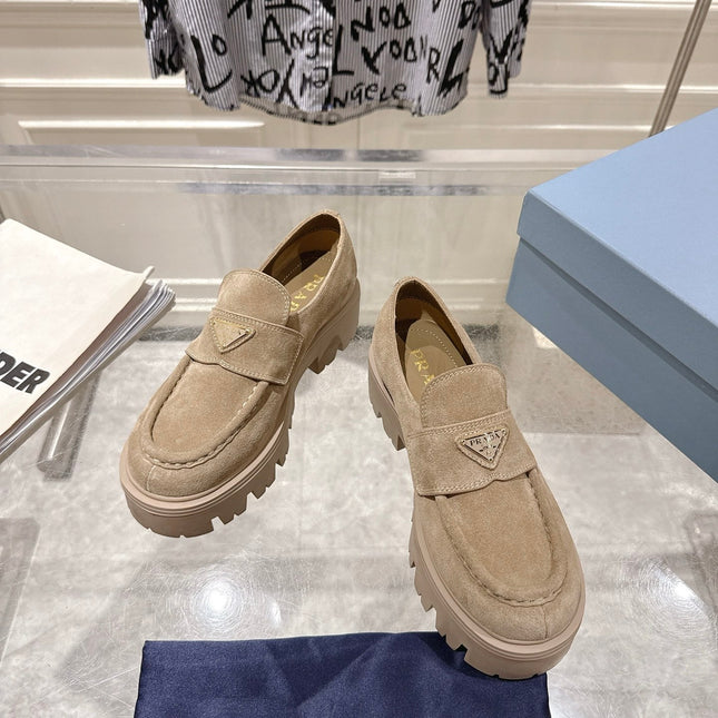 PRADA 26S PLATFORM LOAFERS 45MM IN BEIGE SUEDE