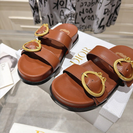 DIOR 26S MEDAILLON BUCKLE SLIDE IN BROWN CALFSKIN