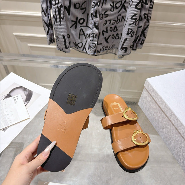 DIOR 26S MEDAILLON BUCKLE SLIDE IN SADDLE BROWN CALFSKIN