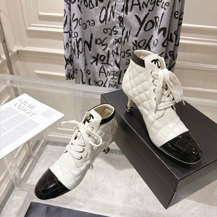CHANEL 26S HIGH HEEL KNEE HIGH BOOTS 70 MM IN WHITE LAMBSKIN AND BLACK PATENT CALFSKIN