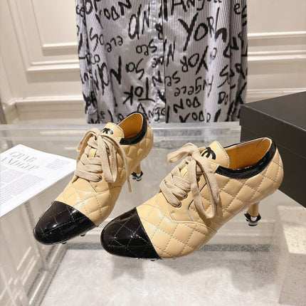 CHANEL 26S HIGH HEEL ANKLE BOOTS 70 MM IN BEIGE LAMBSKIN AND BLACK PATENT CALFSKIN