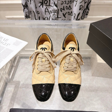 CHANEL 26S HIGH HEEL ANKLE BOOTS 70 MM IN BEIGE LAMBSKIN AND BLACK PATENT CALFSKIN