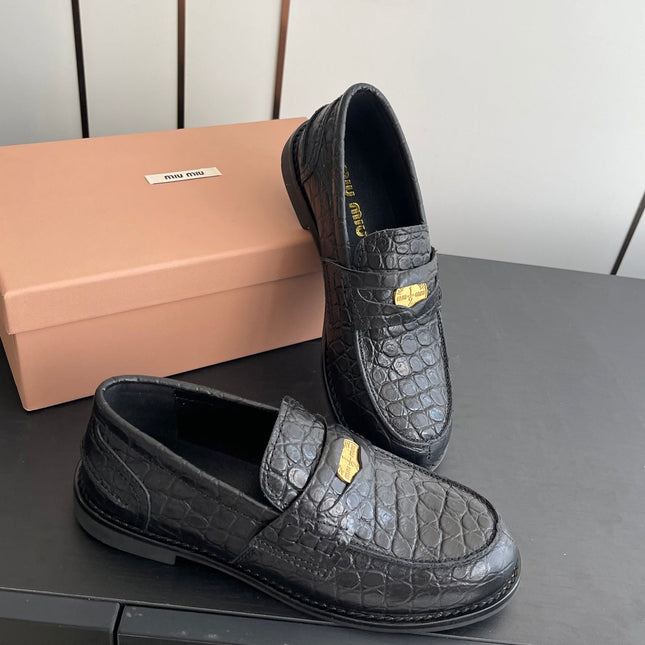 MIUMIU 26S PENNY LOAFERS IN BLACK CALFSKIN CROCODILE EMBOSSING