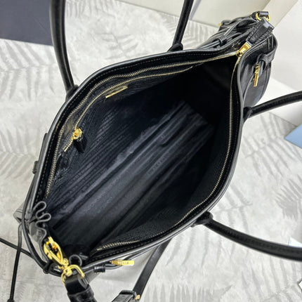 TOTE BAG WITH BELT 42 IN BLACK OIL WAX LAMBSKIN GOLD HARDWARE