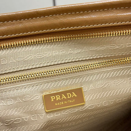 PRADA 25S BONNIE LARGE HANDBAG 38 IN GOLDEN BROWN CALFSKIN GOLD HARDWARE