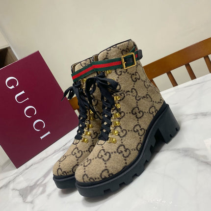 GUCCI 26S PLATFORM ANKLE BOOTS 70 MM IN BEIGE WOOL