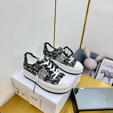 DIOR 26S LOW-TOP PLATFORM SNEAKER 50MM IN BLACK AND WHITE OBLIQUE CANVAS