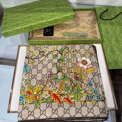 GUCCI 25S SCARF 140 IN CASHMERE 636341