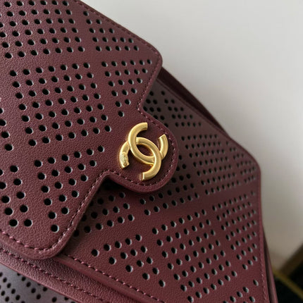 CHANEL 26S HOBO BAG MEDIUM 30 IN BURGUNDY RED PERFORATED CALFSKIN GOLD HARDWARE