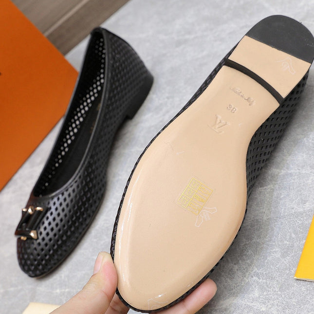 BALLET FLAT IN BLACK CALFSKIN WITH PERFORATION CRAFTMANSHIP