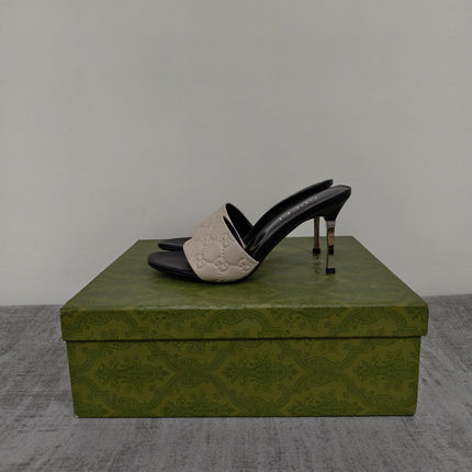 GUCCI 26S MULE SANDALS 85MM IN IVORY WHITE CALFSKIN GG EMBOSSED