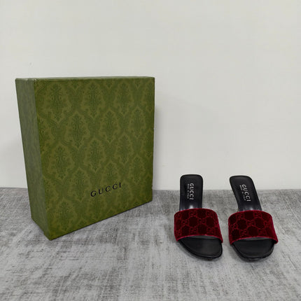 GUCCI 26S MULE SANDALS 110MM IN BURGUNDY RED VELVET GG EMBOSSED