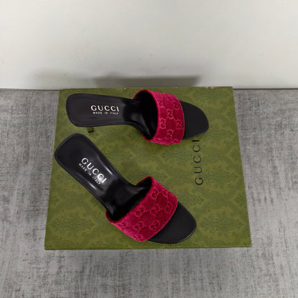 GUCCI 26S MULE SANDALS 110MM IN BURGUNDY RED VELVET GG EMBOSSED