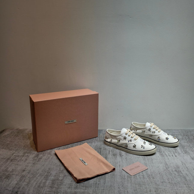 MIUMIU 26S LOW TOP SNEAKERS IN WHITE CANVAS CRYSTAL-EMBELLISHED