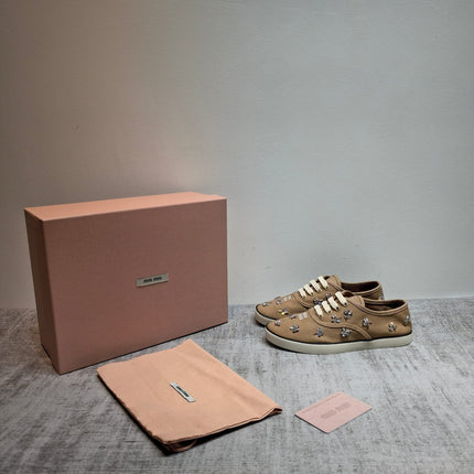 MIUMIU 26S LOW TOP SNEAKERS IN BROWN CANVAS CRYSTAL-EMBELLISHED