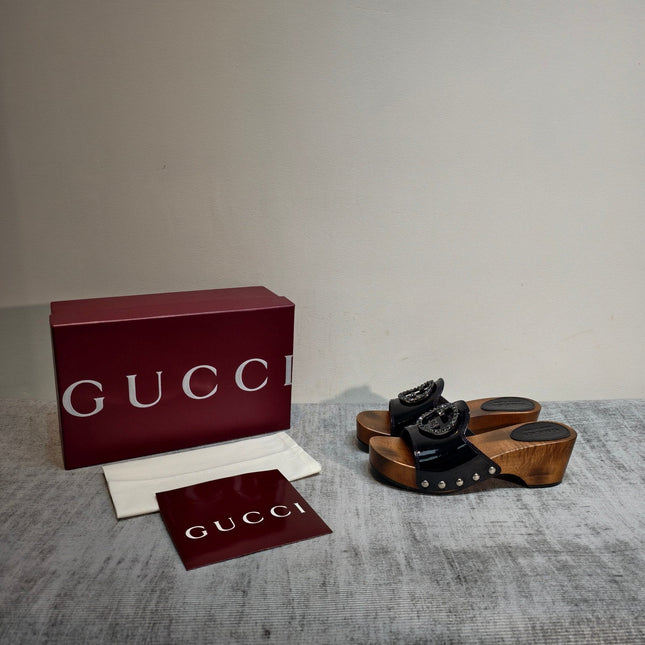 GUCCI 26S PLATFORM MULES IN BLACK PATENT CALFSKIN