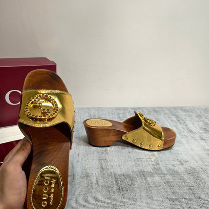 GUCCI 26S PLATFORM MULES IN GOLD CALFSKIN GOLD HARDWARE
