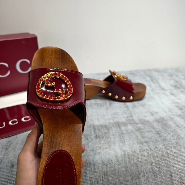 GUCCI 26S PLATFORM MULES IN BURGUNDY RED PATENT CALFSKIN GOLD HARDWARE