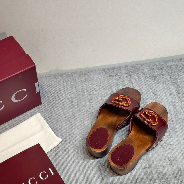 GUCCI 26S PLATFORM MULES IN BURGUNDY RED PATENT CALFSKIN GOLD HARDWARE