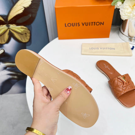 LV 26S MARE FLAT MULES IN BROWN CALFSKIN