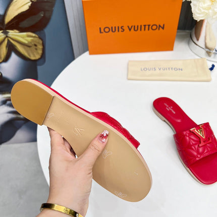 LV 26S MARE FLAT MULES IN RED CALFSKIN