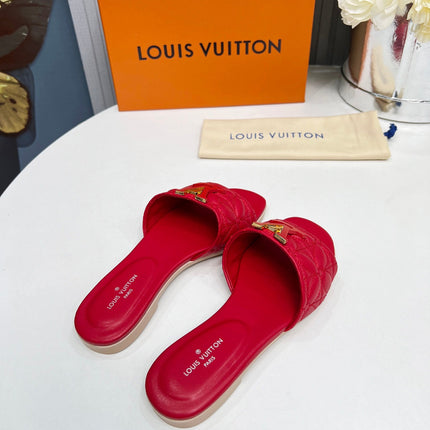 LV 26S MARE FLAT MULES IN RED CALFSKIN