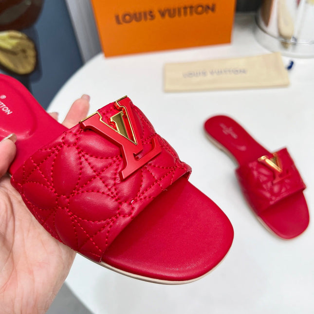 LV 26S MARE FLAT MULES IN RED CALFSKIN