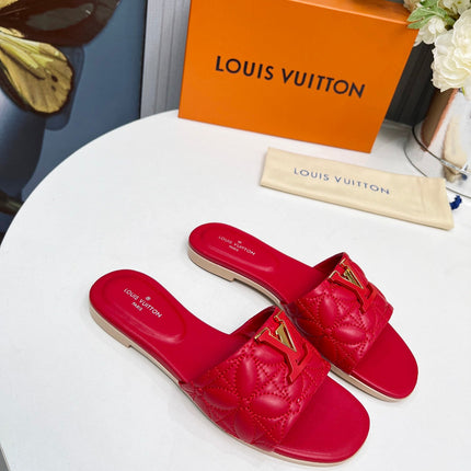 LV 26S MARE FLAT MULES IN RED CALFSKIN