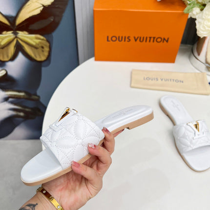 LV 26S MARE FLAT MULES IN WHITE CALFSKIN