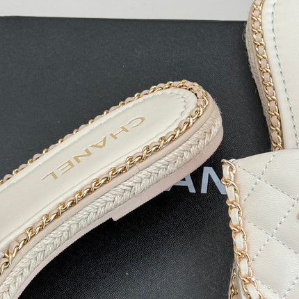 FLAT CHAIN HEART SLIPPER IN WHITE LAMBSKIN