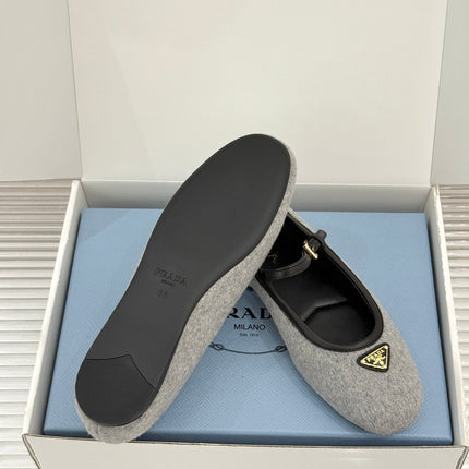PRADA 26S MARY JANE  FLATS IN GREY FELTED FABRIC