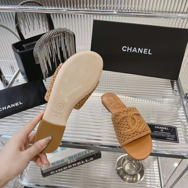 SLIPPERS CARAMEL BROWN SHEEPSKIN