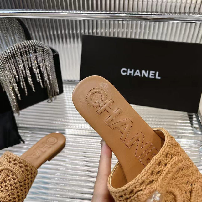 SLIPPERS CARAMEL BROWN SHEEPSKIN