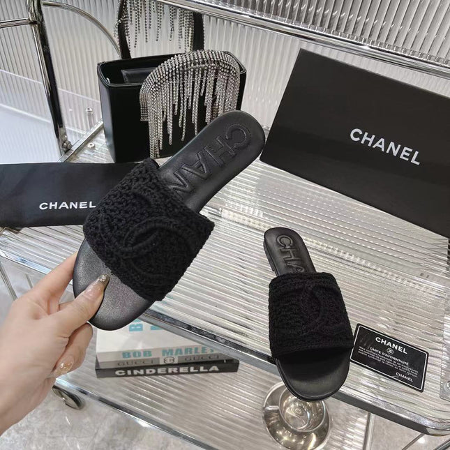 SLIPPERS BLACK SHEEPSKIN