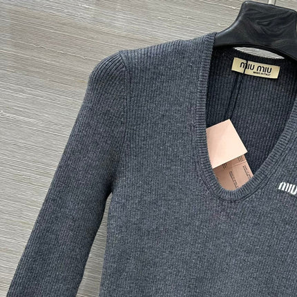 MIUMIU SWEATER STYLE 786