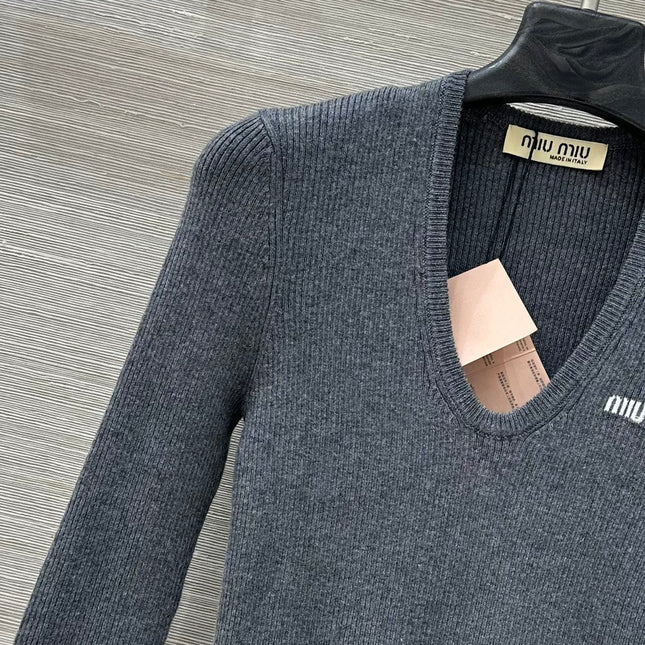 MIUMIU SWEATER STYLE 786