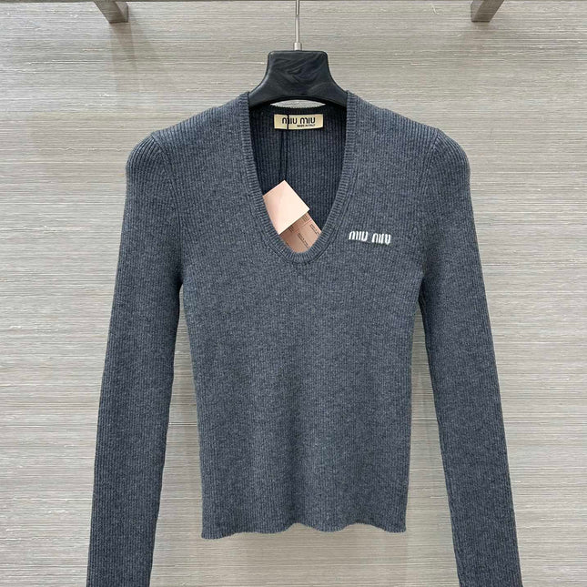 MIUMIU SWEATER STYLE 786
