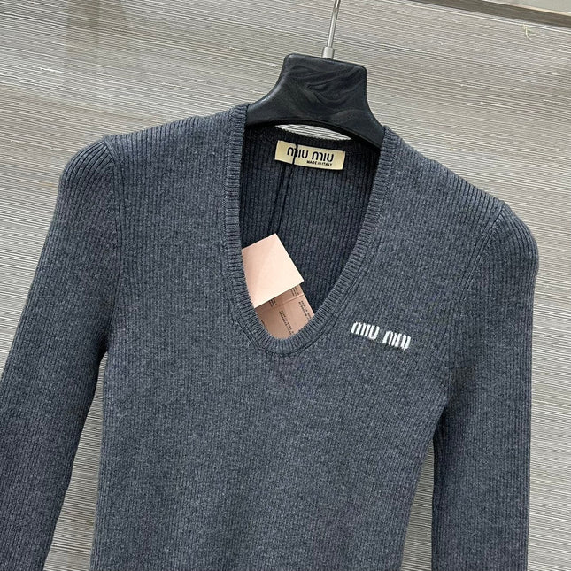 MIUMIU SWEATER STYLE 786