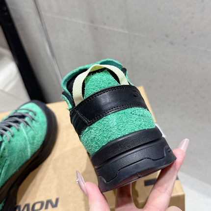 ALO 25S SALOMON AERO GLIDE 3 IN BLACK AND GREEN SUEDE