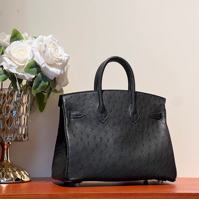 KELLY SELLIER 25 BAG IN BLACK OSTRICH LEATHER WITH GOLD HARDWARE