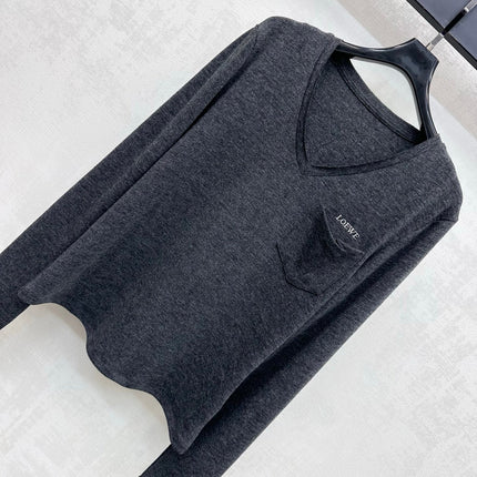 LOEWE 26S LONG-SLEEVE V-NECK T-SHIRT 657
