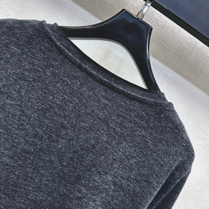 LOEWE 26S LONG-SLEEVE V-NECK T-SHIRT 657