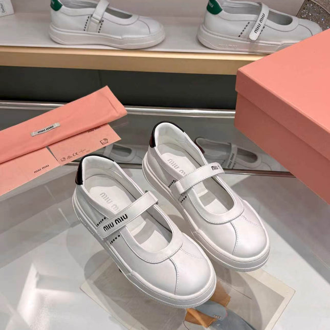 MIUMIU 26S MARY JANE BALLERINAS IN WHITE AND BLACK CALFSKIN
