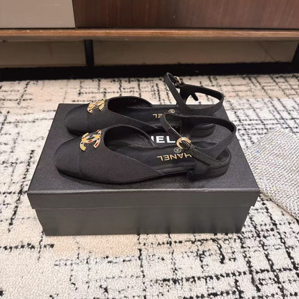 FLAT SLINGBACKS IN BLACK FABRIC