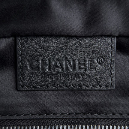 CHANEL 26S LARGE ZIP POUCH BAG 29 IN BEIGE CANVAS AND CALFSKIN SILVER HARDWARE