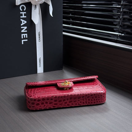 CHANEL 26S WALLET ON CHAIN 22 IN DARK RED CROCODILE-EMBOSSED CALFSKIN GOLD HARDWARE